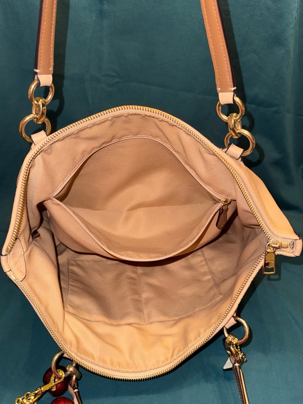 Coach Legacy Exploded Reps Jacquard Ava Tote with Gold Tone Hardware - Picture 10 of 12